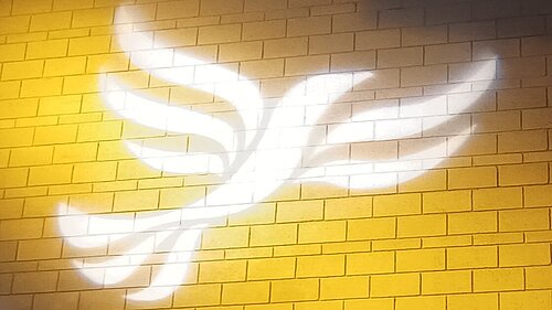Refugees Welcome mural